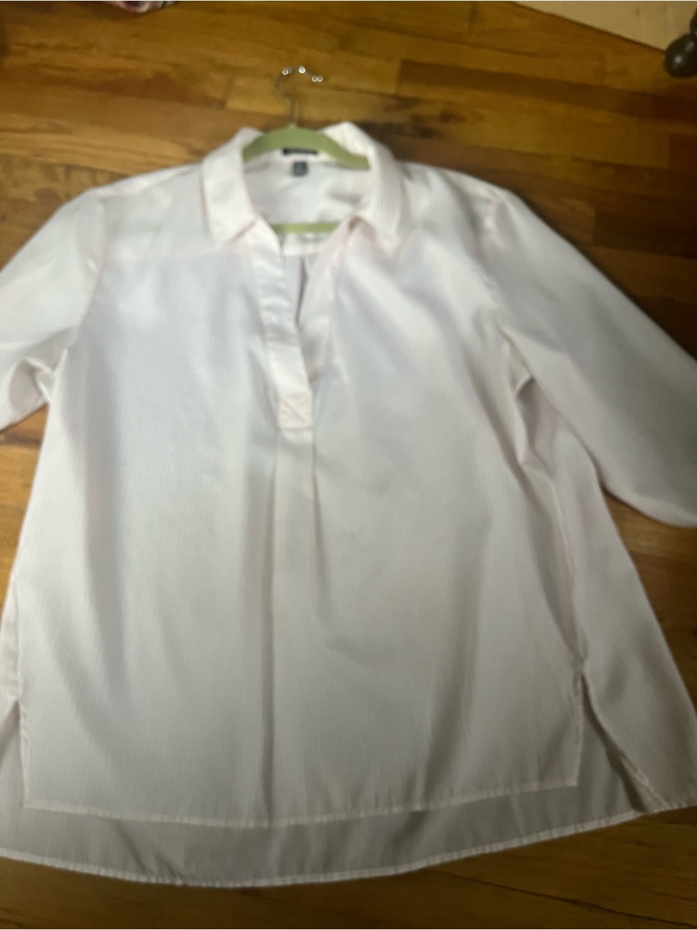 Jones Classic Women's Light Pink Button-Front Blouse